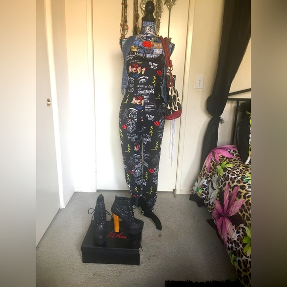 Sexy graffiti style full jumpsuit - Picture 4 of 12